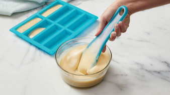 MIX N POUR SPATULA