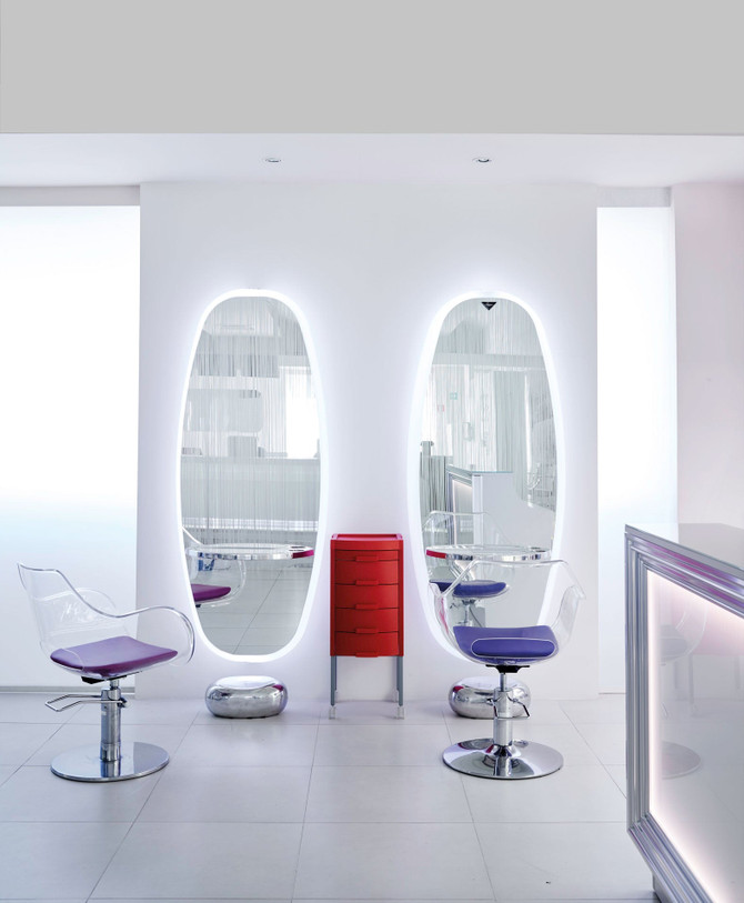 Maletti Plexi Fume Styling Chair