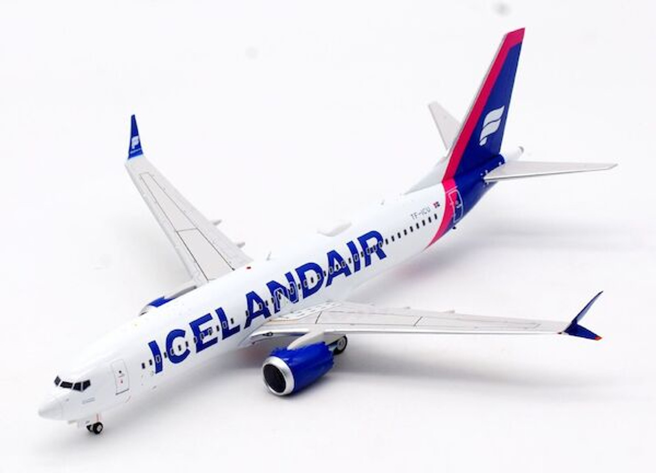 Icelandair Boeing 737-8 MAX TF-ICU With Stand IF738MFI1122 1:200