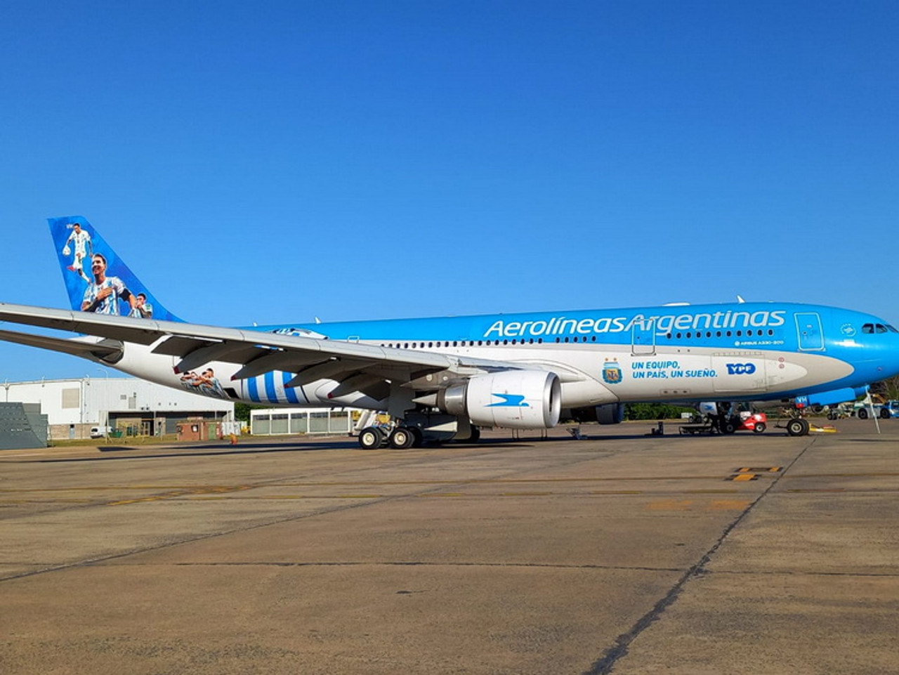 Aerolineas Argentinas A330-200 LV-FVH 