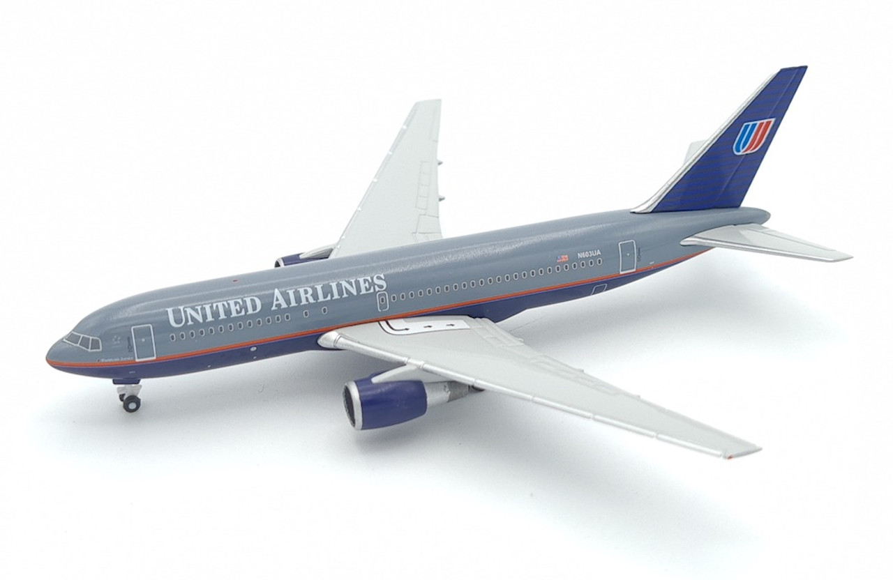 United 767-200 Battleship Livery ( limited) HE536738 1:500