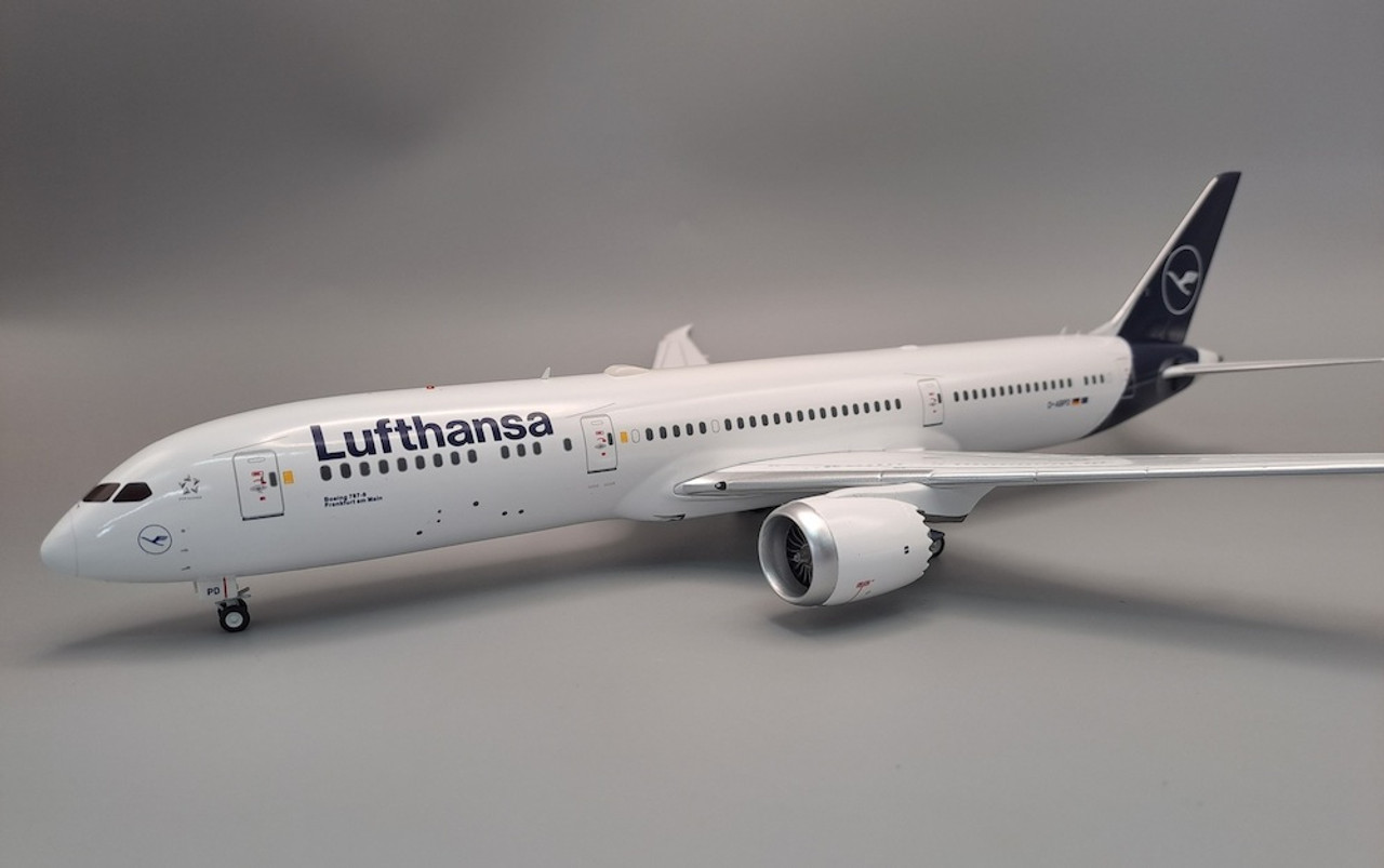 Lufthansa - Frankfurt am Main 787-9 w/ stand D-ABPD JF-787-9-005 1:200