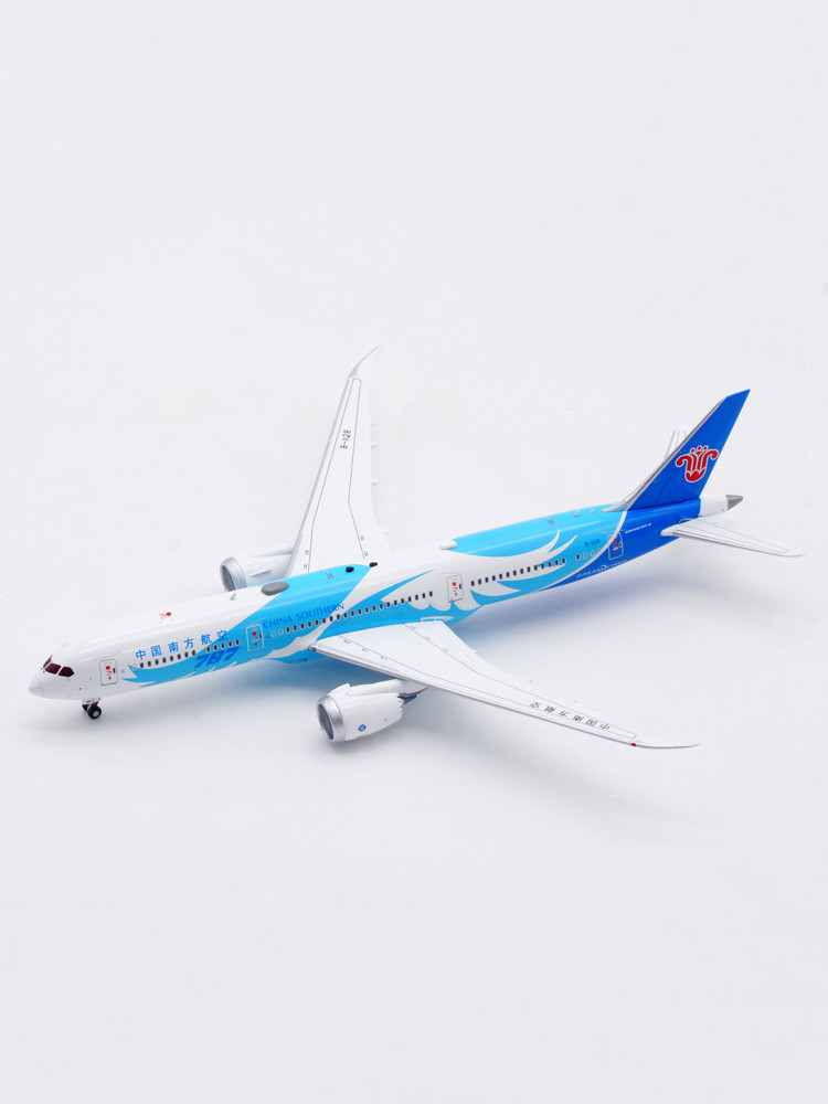 Aviation400 China Southern Airlines Boeing 787-9 Dreamliner B-1128