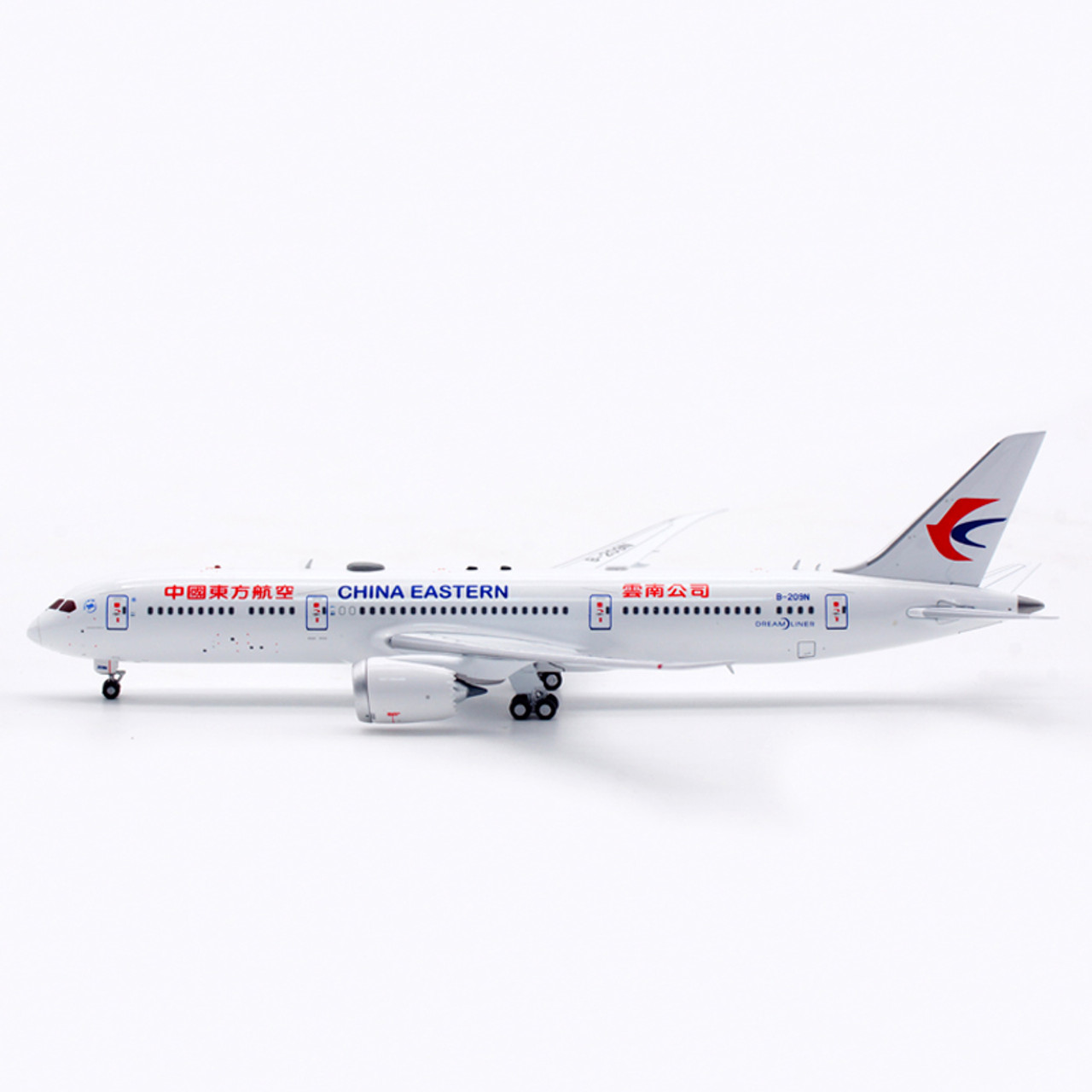 China Eastern Airlines Boeing 787-9 Dreamliner B-209N rolling detachable  magnetic undercarriage AV4172 1:400