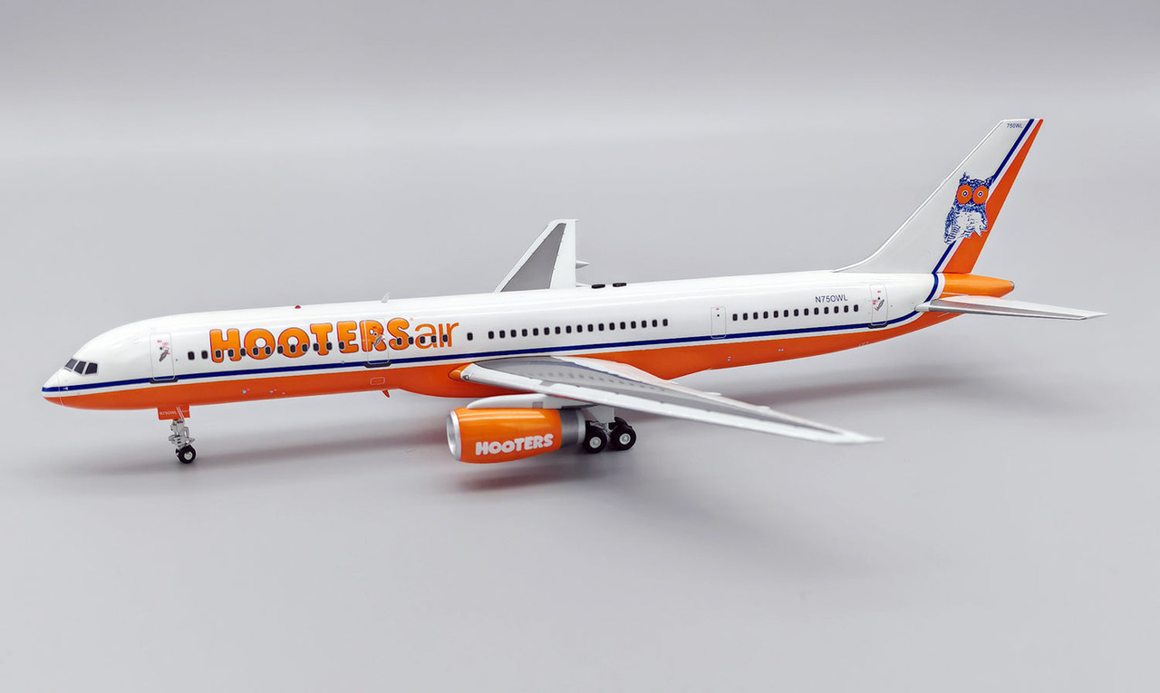 Inflight200 Hooters Air Boeing 757-2G5 N750WL with stand B-752-H1