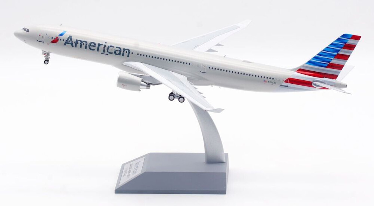 エアバス A330-300 アメリカン航空 (ギア/スタンド付属) 1/200 エアバス A330-300 アメリカン航空 (ギア/スタンド付属) 1/200