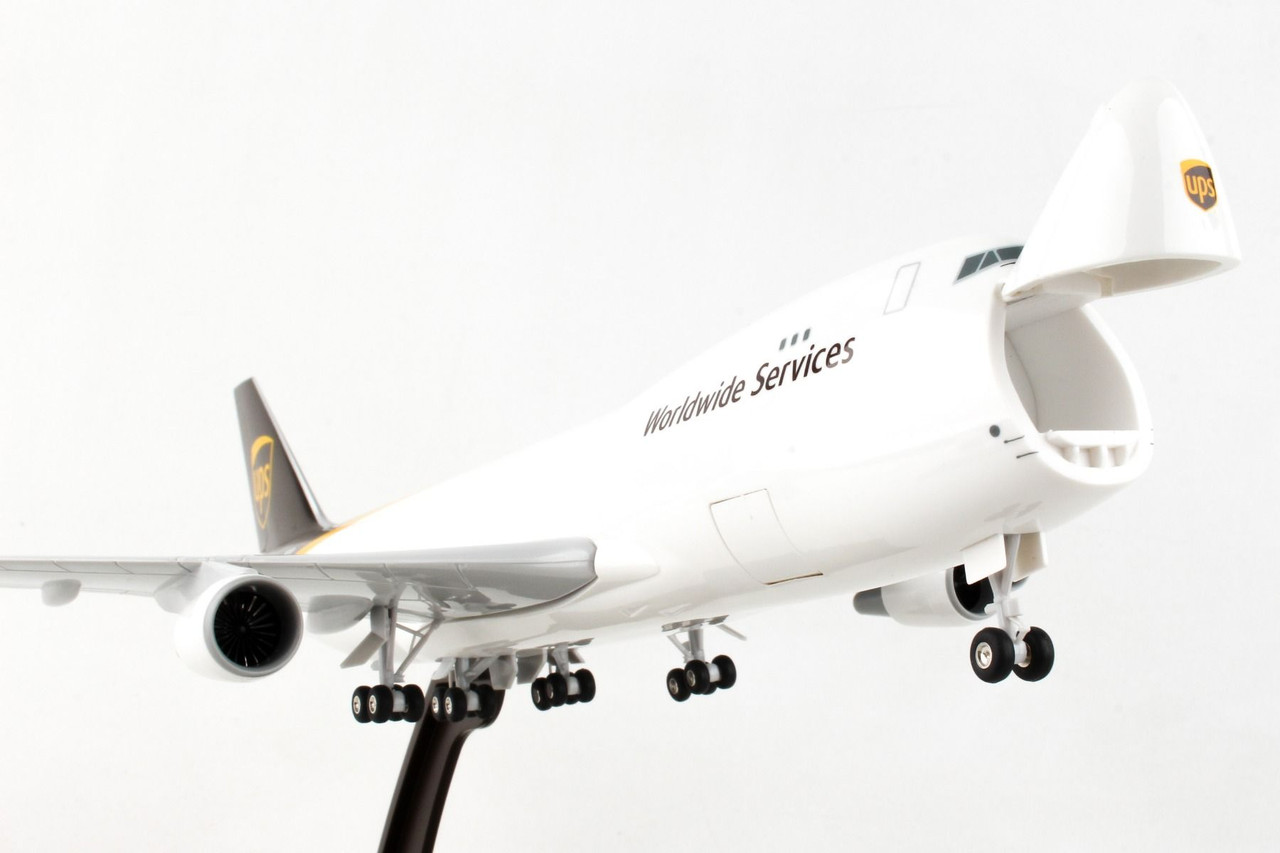 SKYMARKS UPS 747-400F W/GEAR & OPENING DOORS SKR1113 1:200