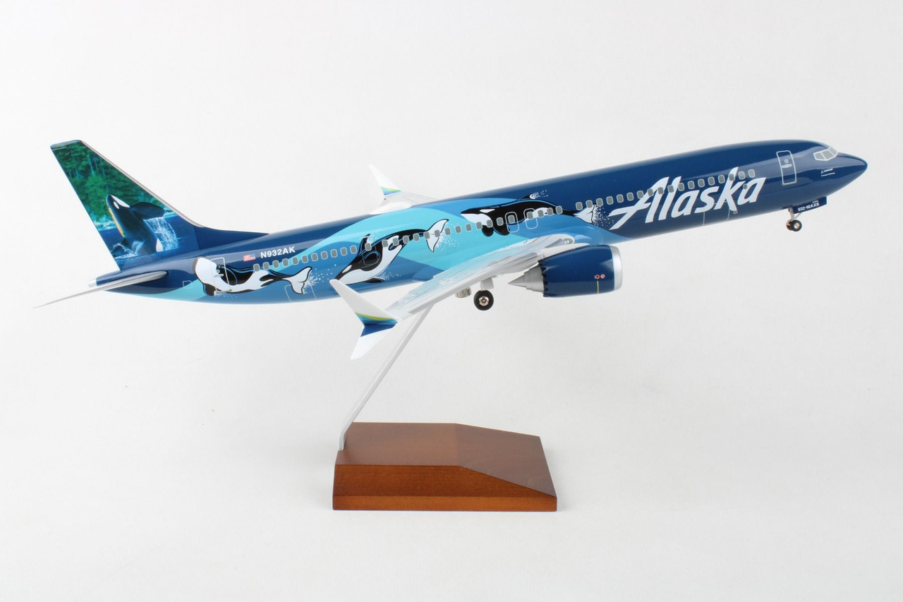 SKYMARKS ALASKA 737MAX9 ORCA W/WOOD STAND & GEAR SKR8294 1:100