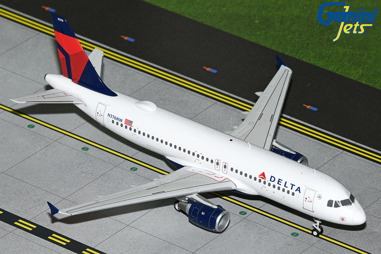 ミニカー　1/200 717-200 デルタ航空 N998AT [G2DAL1116] Amazon.co.jp: GeminiJets G2DAL1116 デルタ航空 ボーイング 717