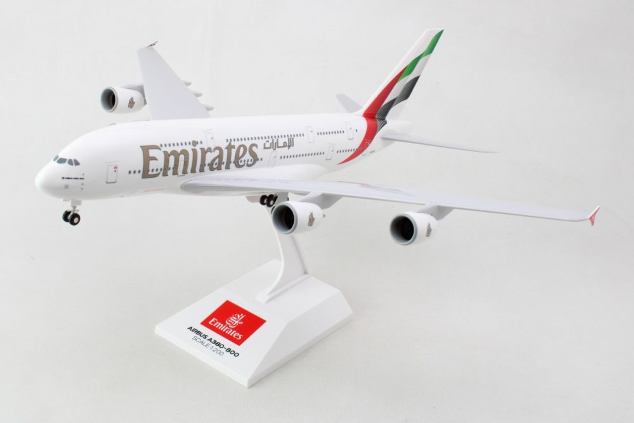 EMIRATES A380-800 W/GEAR SKR1135 1:200