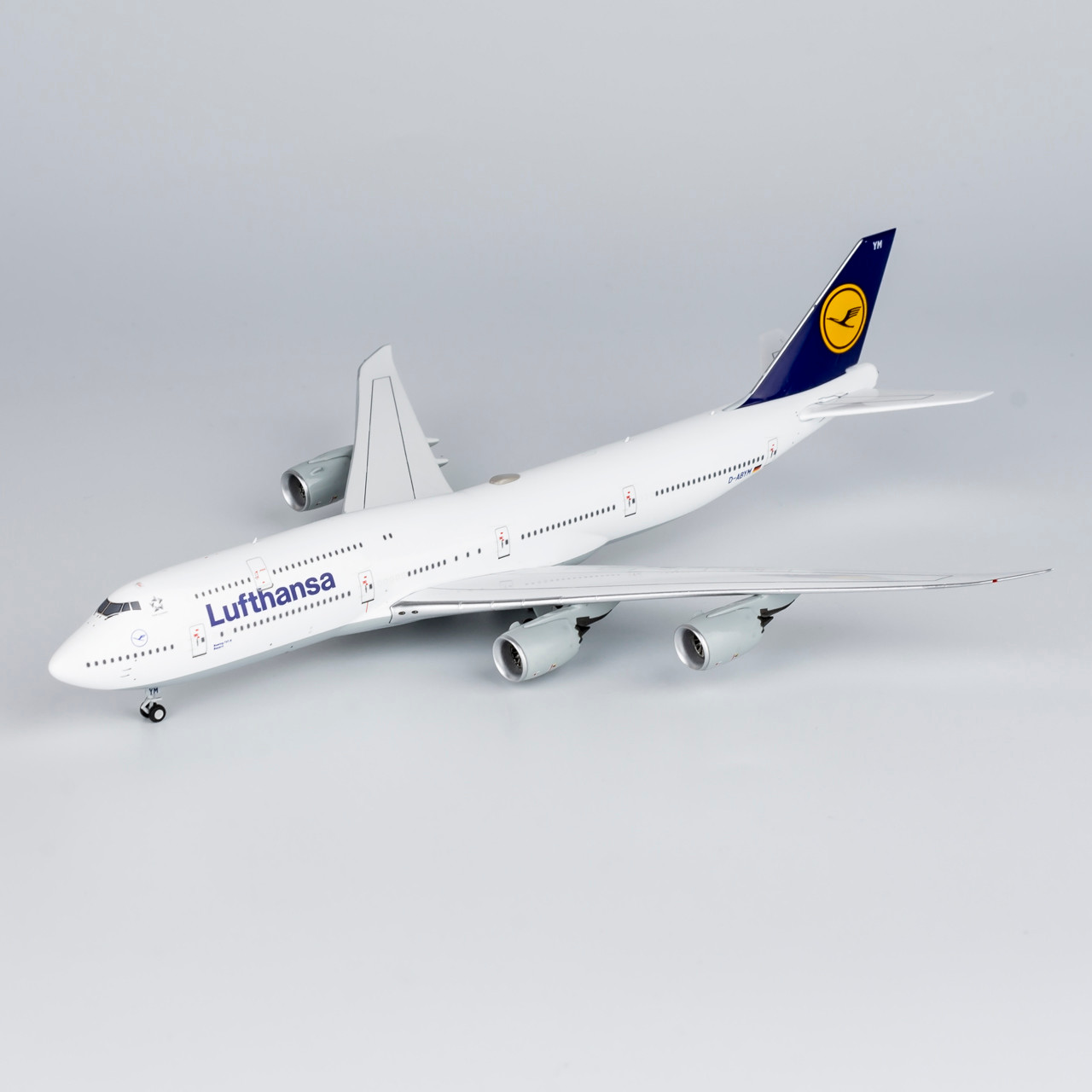 NG Models Lufthansa 747-8 D-ABYM 78010 1:400