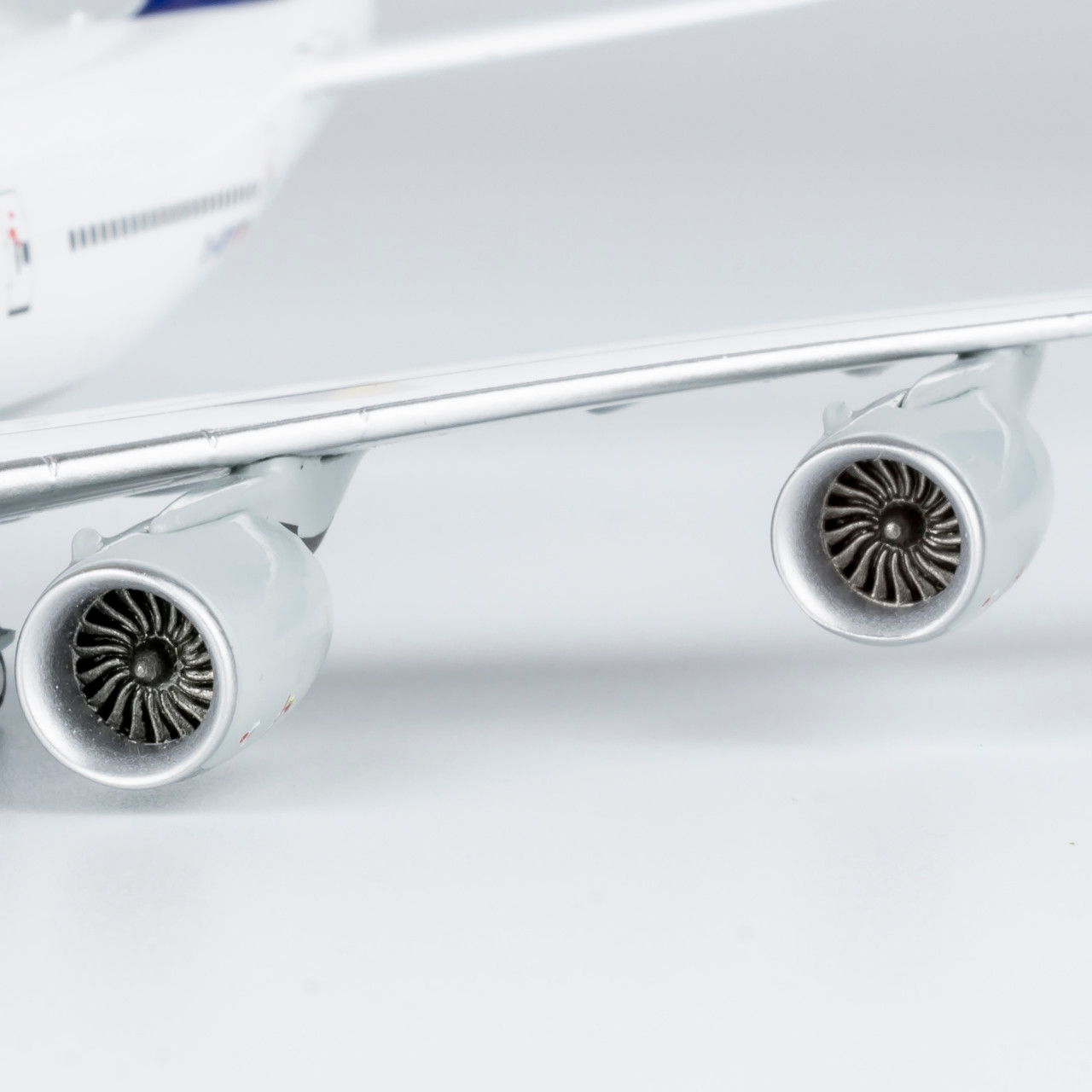 NG Models Lufthansa 747-8 D-ABYM 78010 1:400