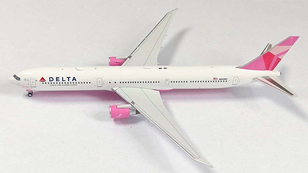 Panda Models Delta Air Lines(pink livery) B767-432ER N845MH 62421