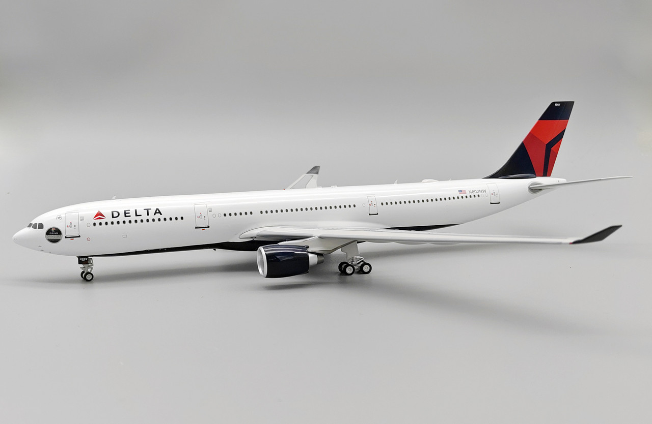 Inflight200 Delta Air Lines Airbus A330-323 N802NW with stand