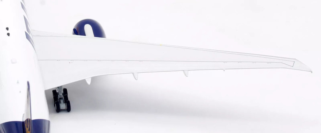 Inflight200 Atlas Air Boeing 777-F16 with stand IF777F5Y1024