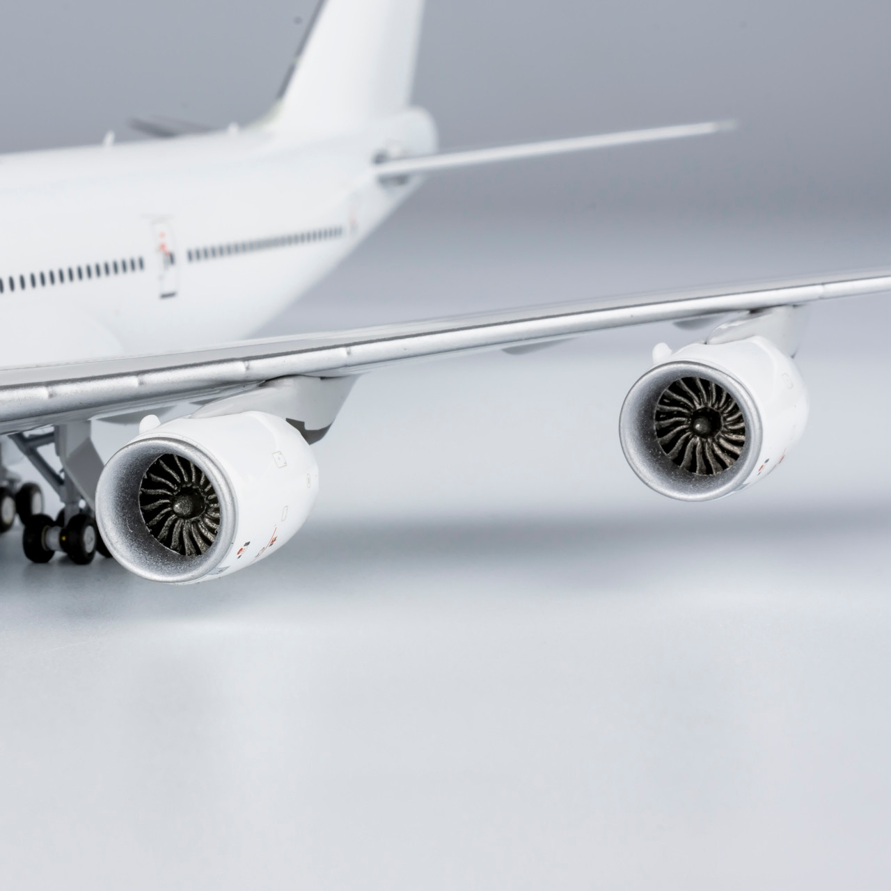 NG Models Blank Model 747-8 N/A 78007 1:400
