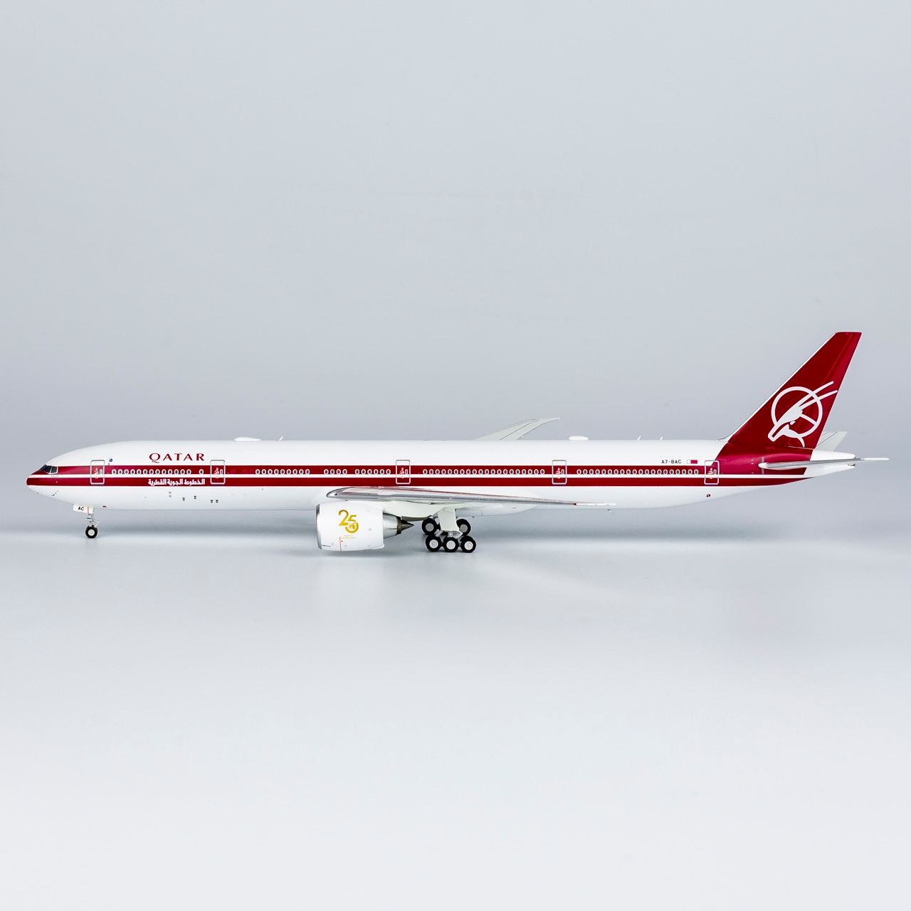 カタール航空 777-300ER A7-BAX 1/400 NG Models Lite Qatar Airways 777-300ER 25th anniversay retro