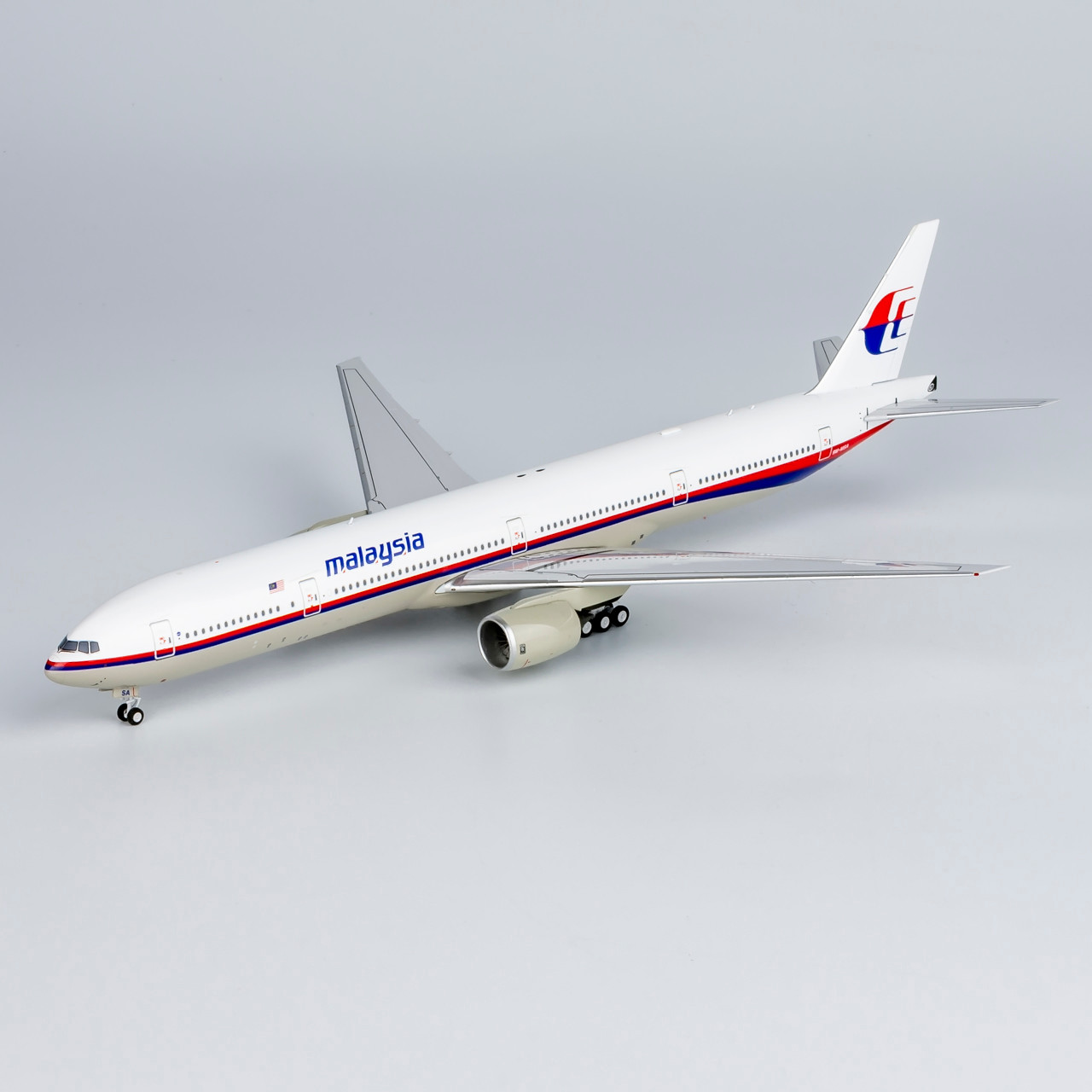 大切な人へのギフト探し 777-300 Airlines Malaysia Models NG 9M-MSA 1:400 73045 民間航空機