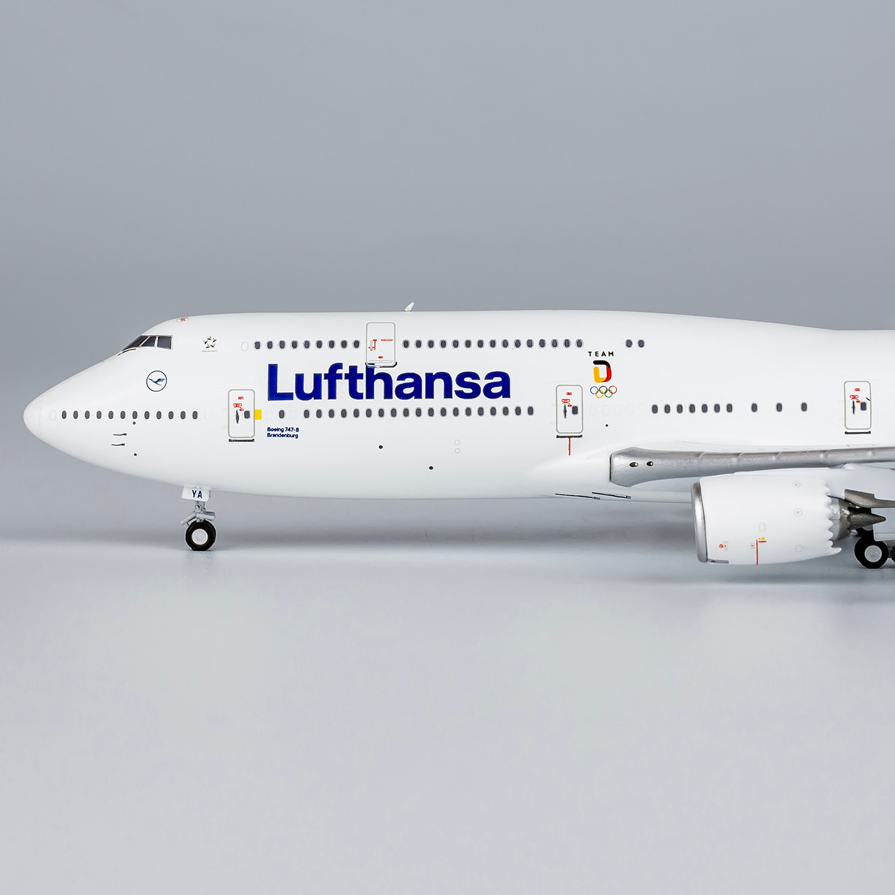 NG Models Lufthansa 747-8 TEAM D D-ABYA 78033 1:400