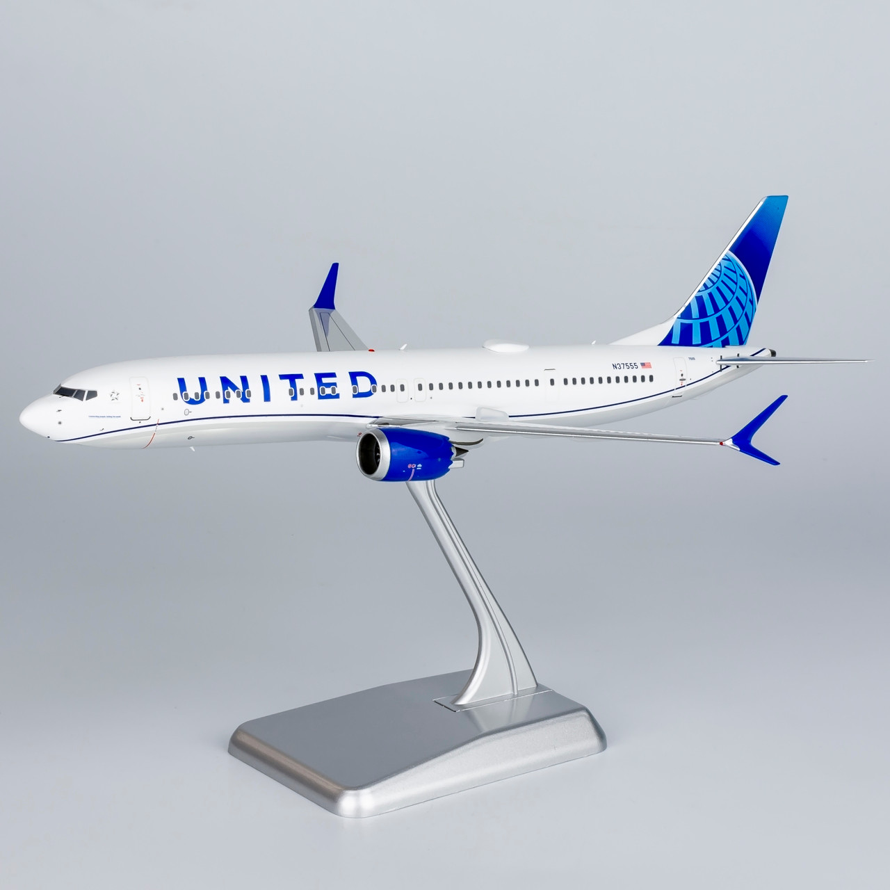 United Airlines 737 MAX 9 N37555 Blue Evolution livery; with metal