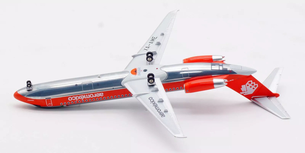 Inflight200 AeroMexico McDonnell Douglas DC-9-32 XA-AME with stand