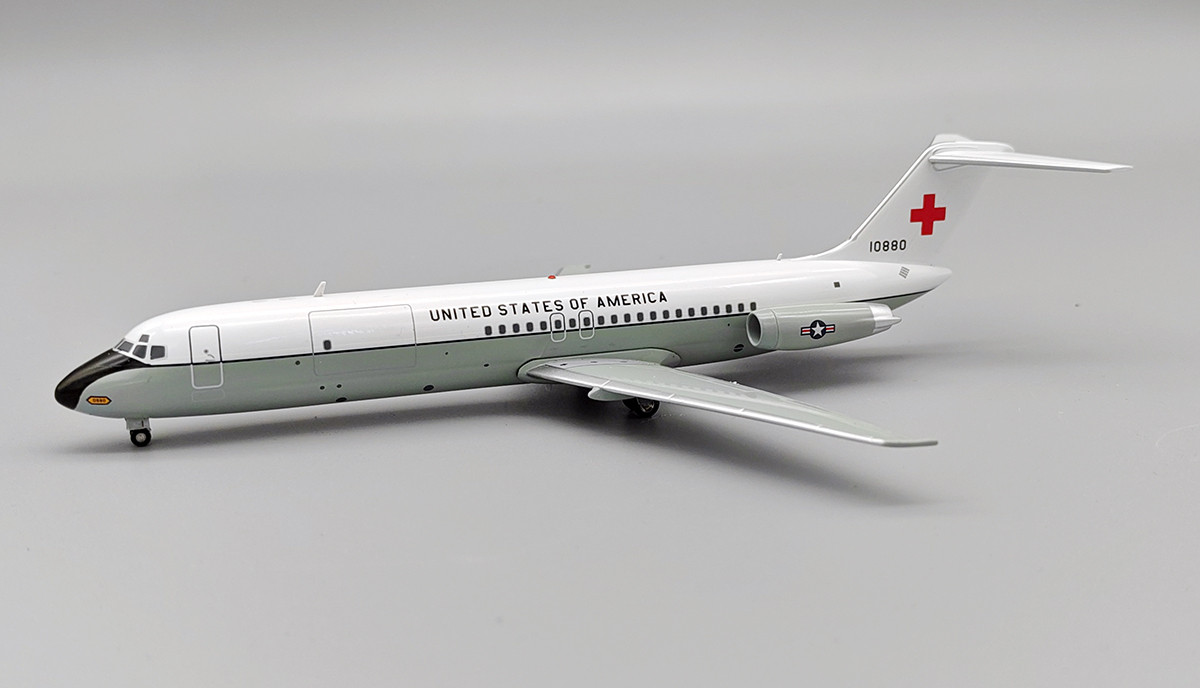 Inflight200 US Air Force McDonnell Douglas C-9A Nightingale 71