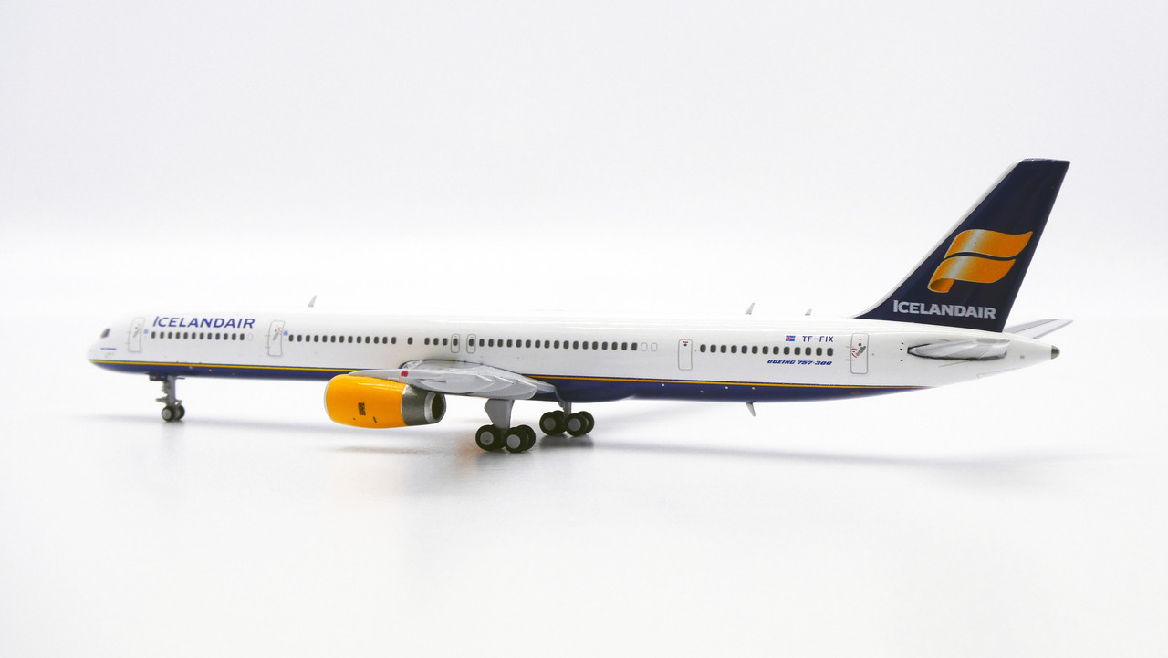 JC Wings Icelandair Boeing 757-300 Reg: TF-FIX With Antenna
