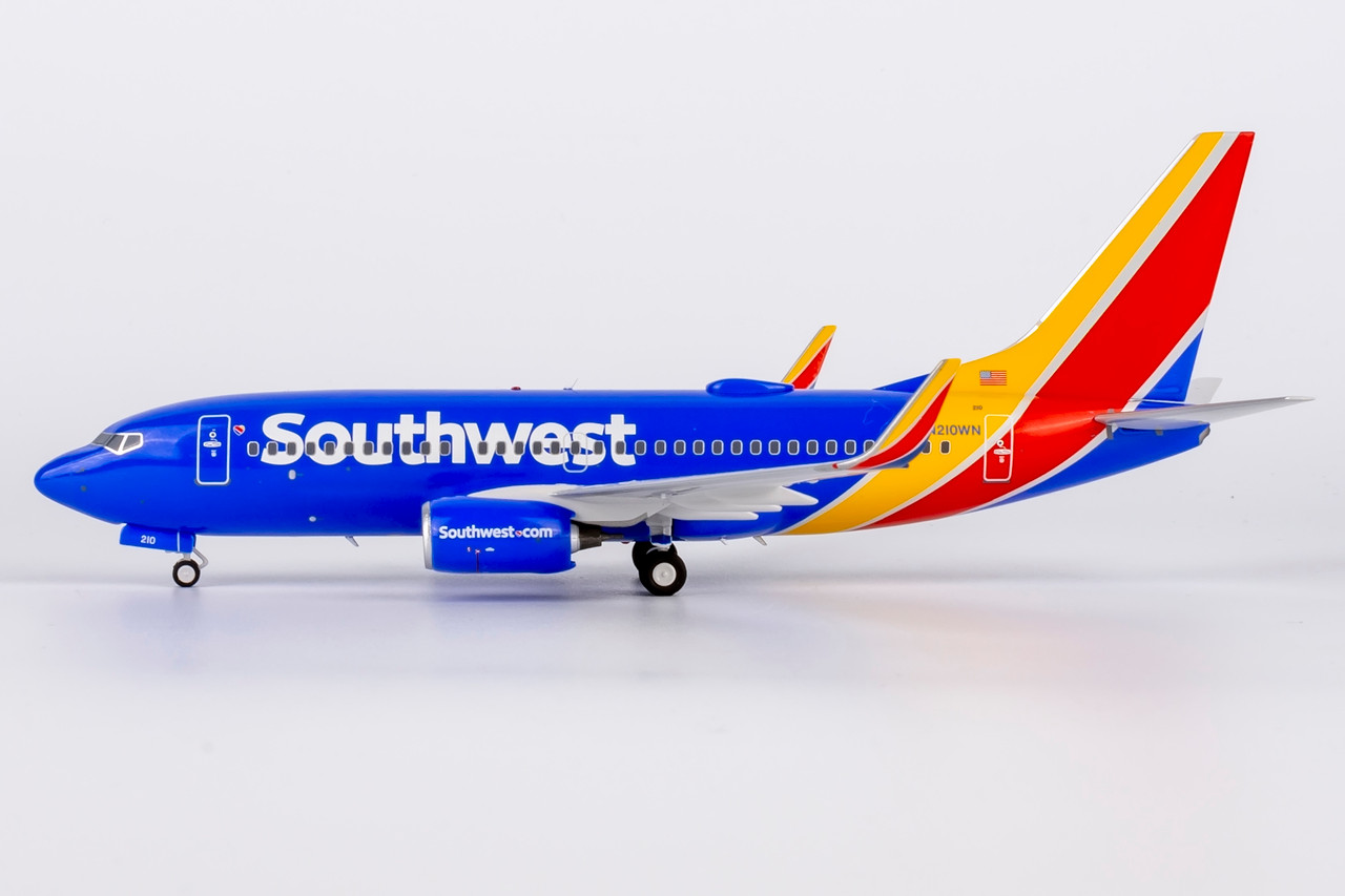 NG Model Southwest Airlines 737-700/w N221WN with stand 05006 1:200