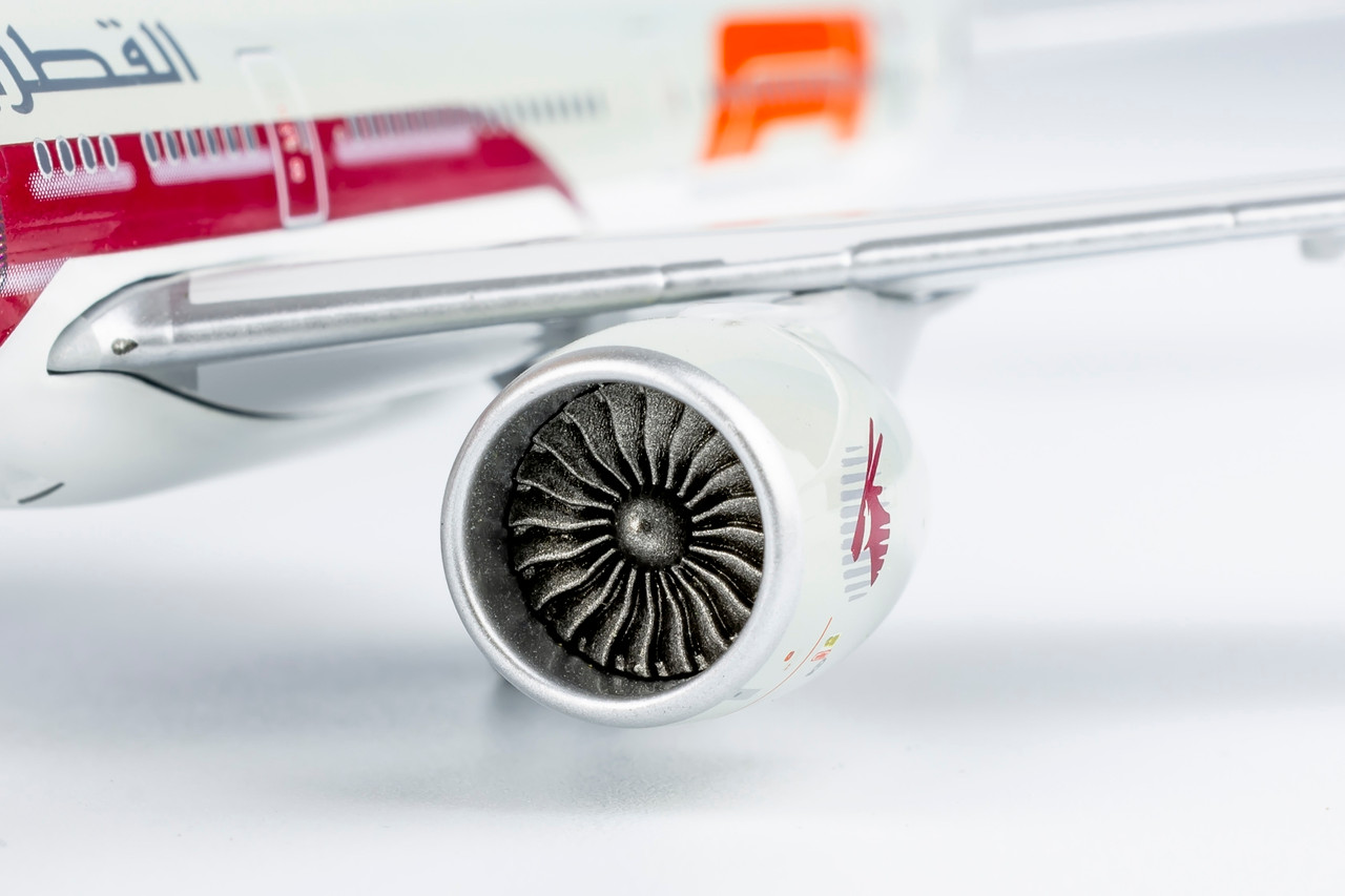 NG Model Qatar Airways 777-300ER Formula 1 - Global Partner