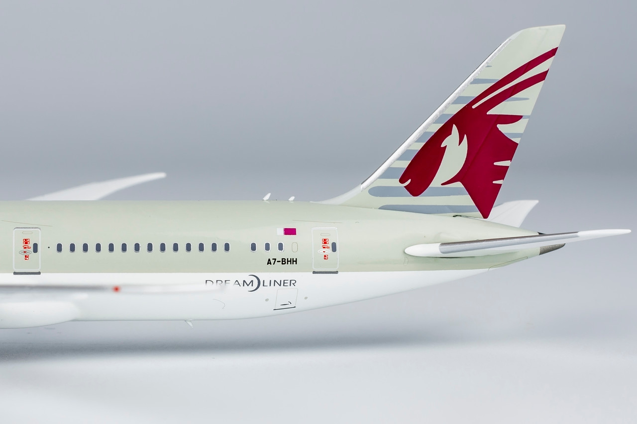 NG Model Qatar Airways 787-9 Dreamliner A7-BHH 55106 1:400