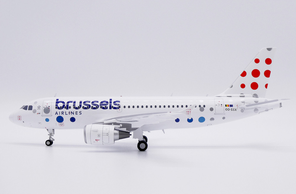 JC Wings Brussels Airlines Airbus A319 Reg: OO-SSX With Stand