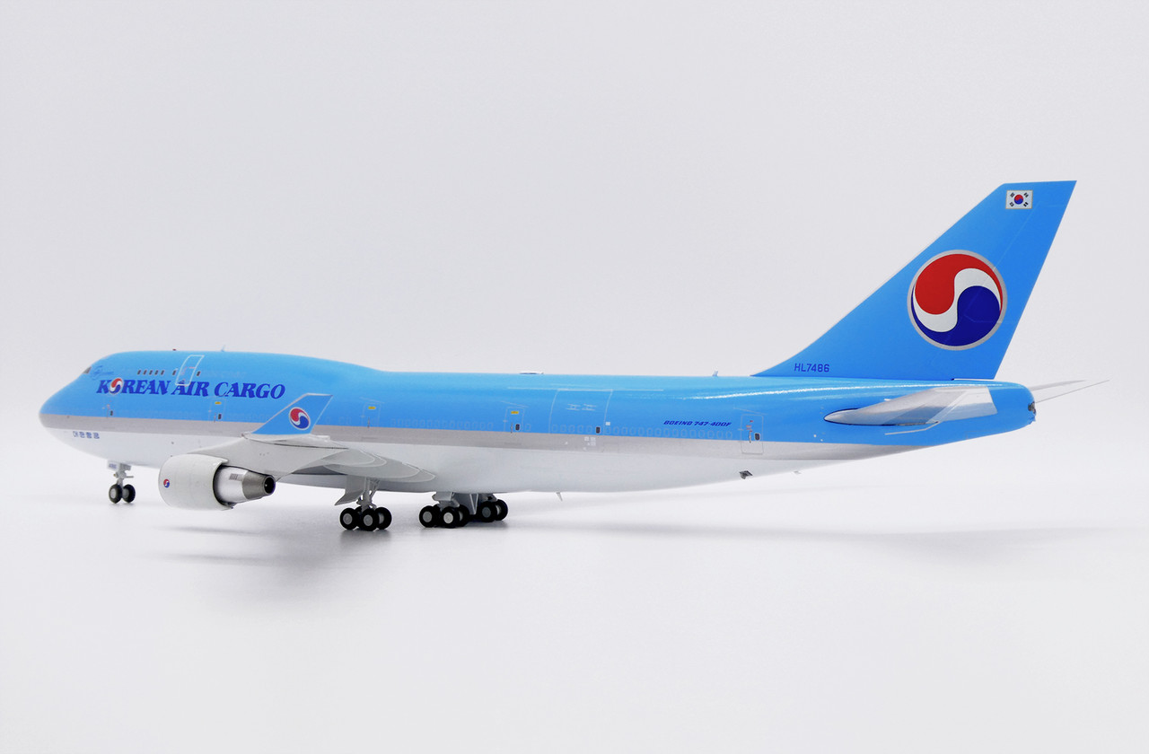 JC Wings Korean Air Cargo Boeing 747-400BCF Reg: HL7486 With Stand
