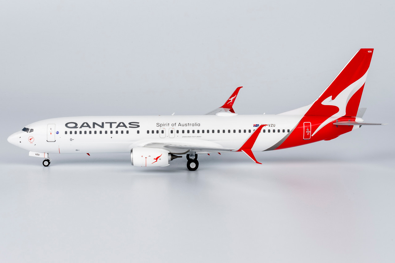 NG Model Qantas 737-800/w with scimitar winglets; new colors with