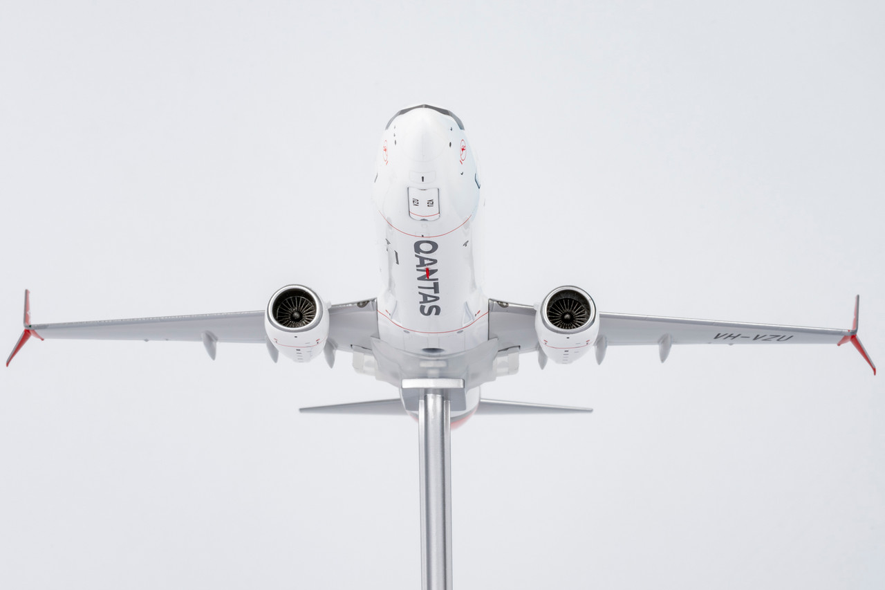 NG Model Qantas 737-800/w with scimitar winglets; new colors with