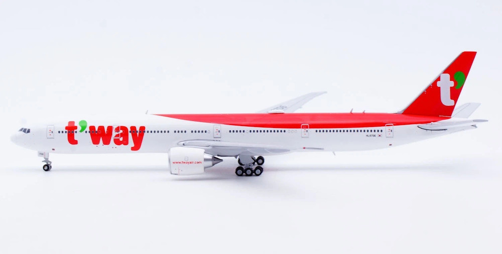 JC Wings T'Way Air Boeing 777-300ER Reg: HL8706 With Antenna