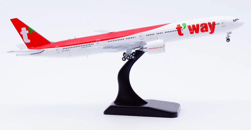 JC Wings T'Way Air Boeing 777-300ER Reg: HL8706 With Antenna