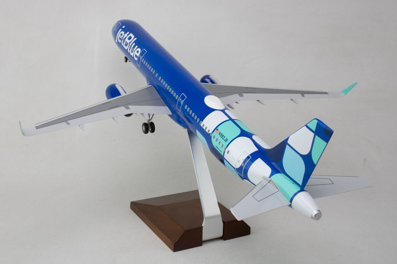 Skymarks Supreme JetBlue A321 Mint N982JB with wood stand and gear