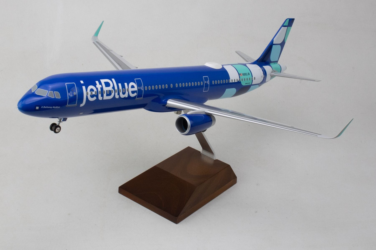 Skymarks Supreme JetBlue A321 Mint N982JB with wood stand and gear