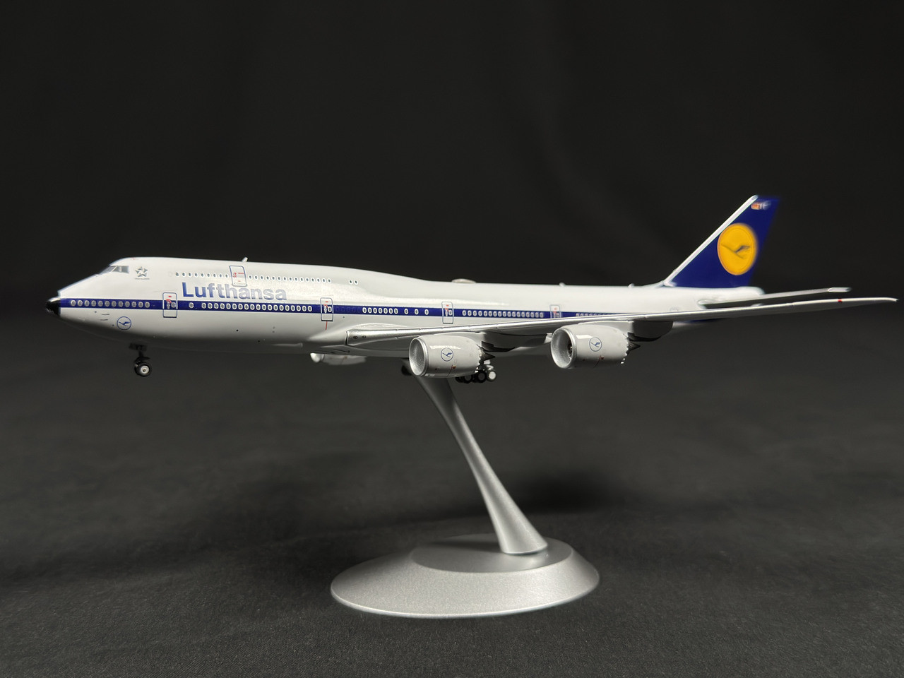NG Models Lufthansa 747-8 D-ABYT 78016 1:400