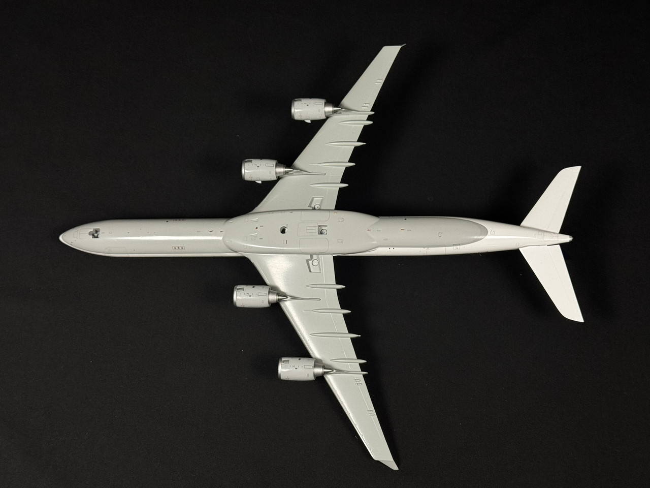 JC Wings Lufthansa A340-600 D-AIHK EW2346007 1:200