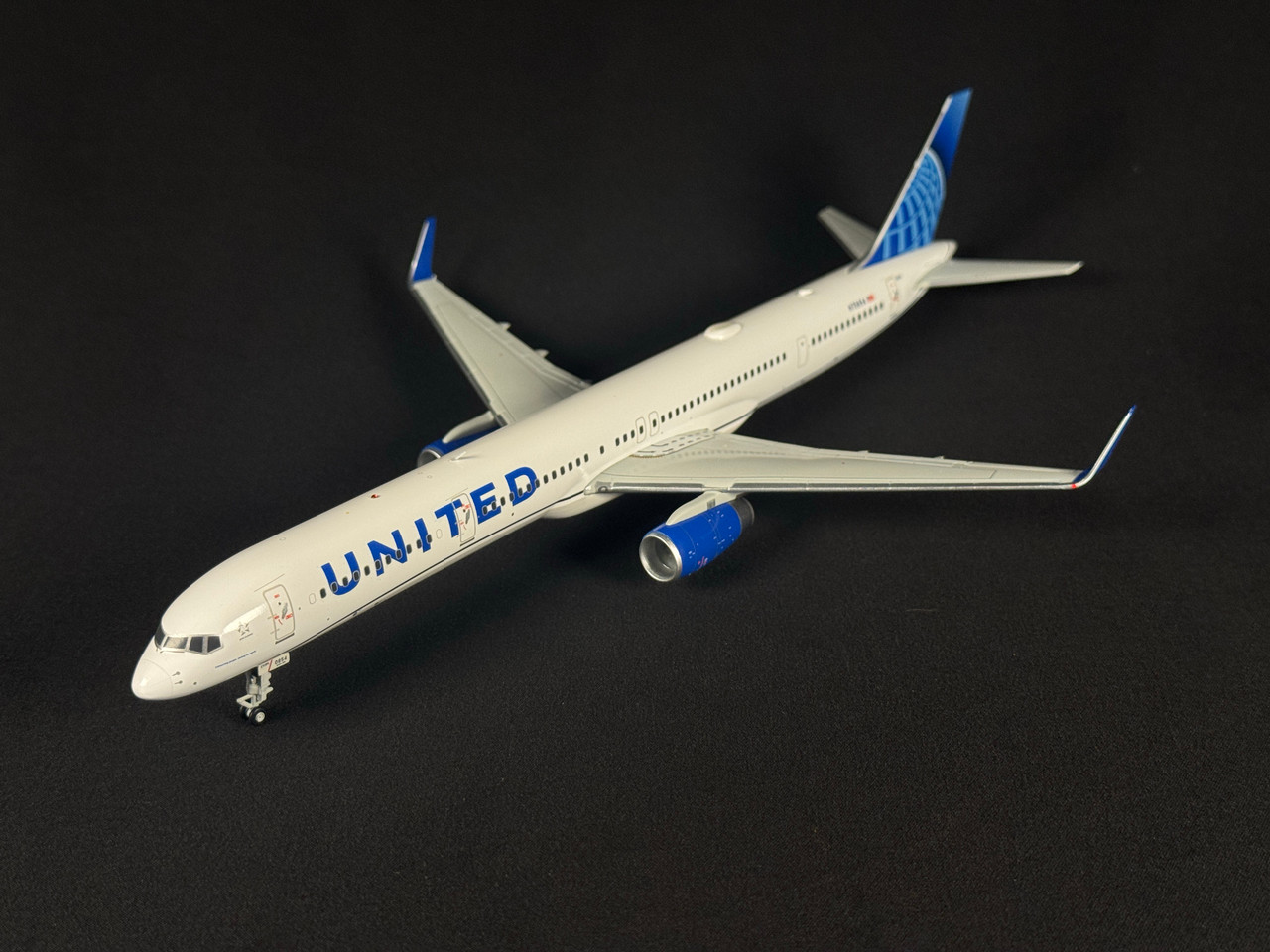 Gemini200 United 757-300 G2UAL1101 1:200