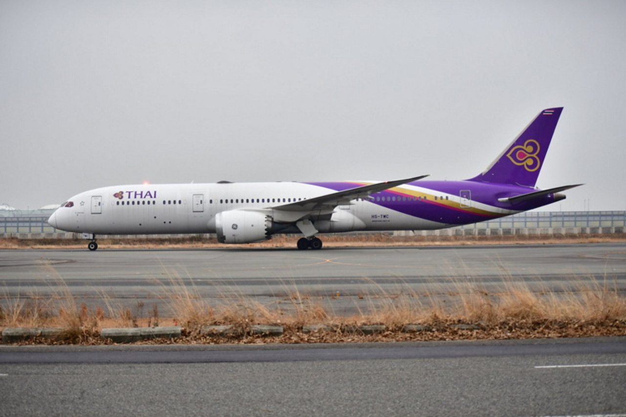 Aviation 1:400 THAIタイ国際航空 B787-9 HS-TWB Aviation 1:400 THAIタイ国際航空 B787-9 HS-TWB