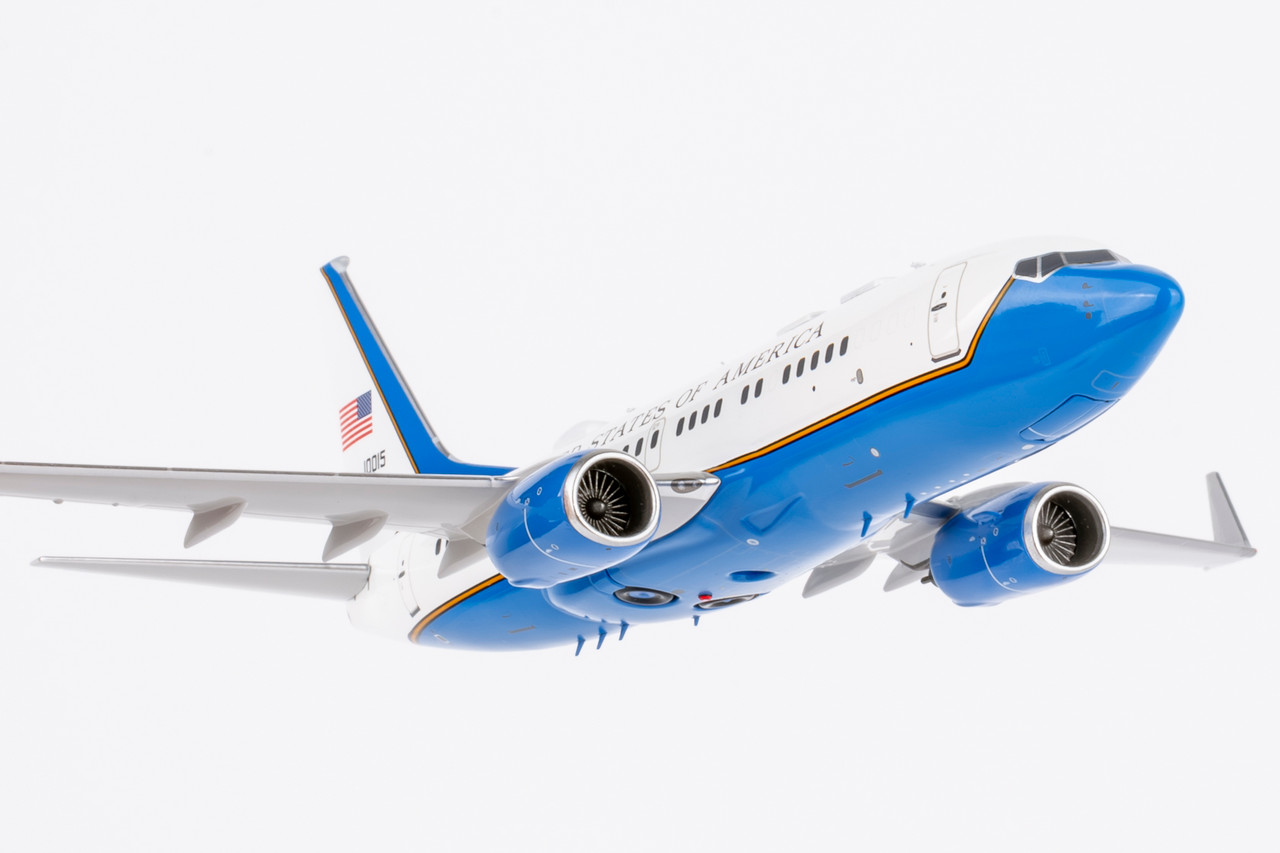 アメリカ空軍 C-40B 01-0015 1/200 アメリカ空軍 C-40B 01-0015 1⁄200 USA - Air Force C-40B (737-700
