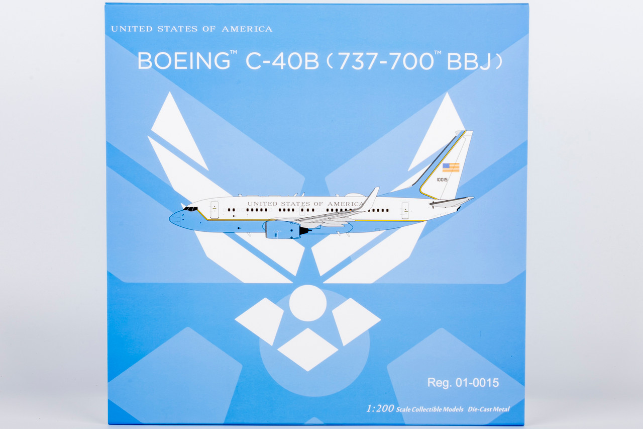 USA - Air Force C-40B (737-700 BBJ) 01-0015 with stand 05016 1:200