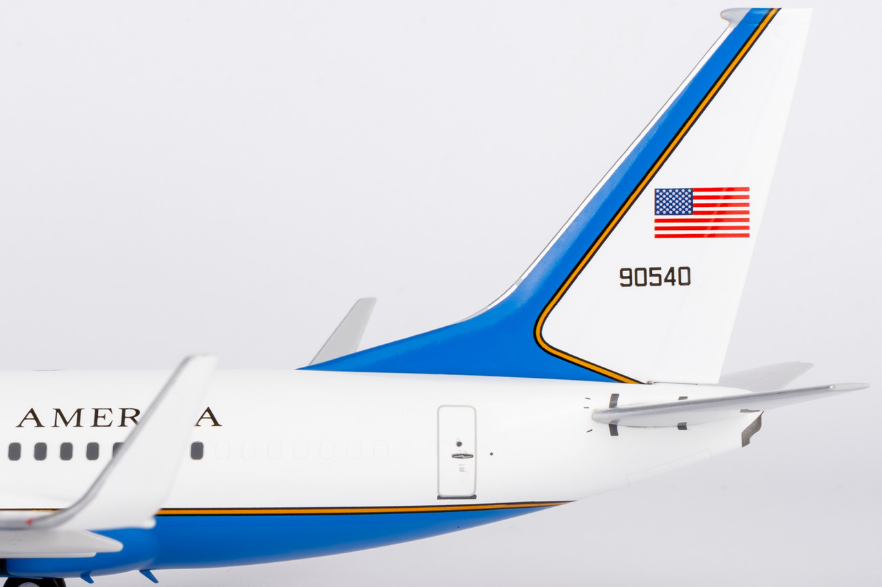 USA - Air Force C-40C (737-700 BBJ) 09-0540 with stand 05017 1:200