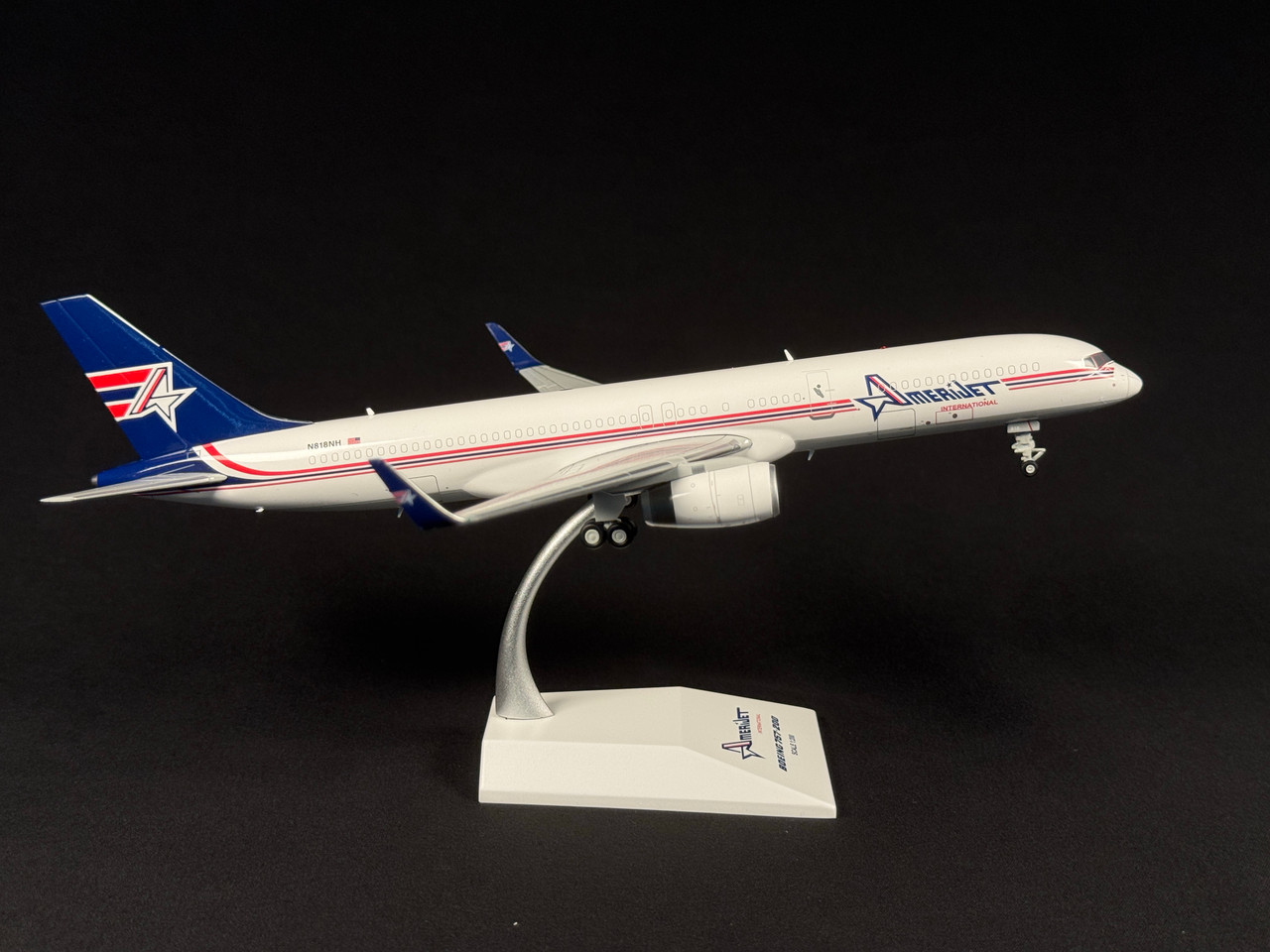 Felt Sheets GeminiJets Amerijet Boeing 757-200PCF Die-Cast Model