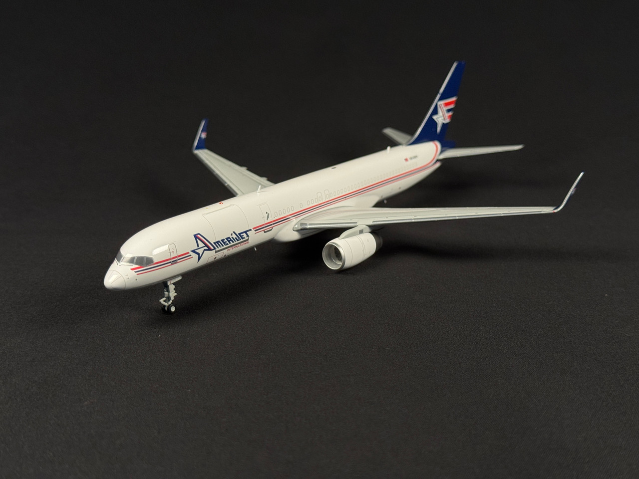 アメリジェット・インターナショナル 757-200F N818NH 1/200 アメリジェット・インターナショナル 757-200F N818NH 1/200