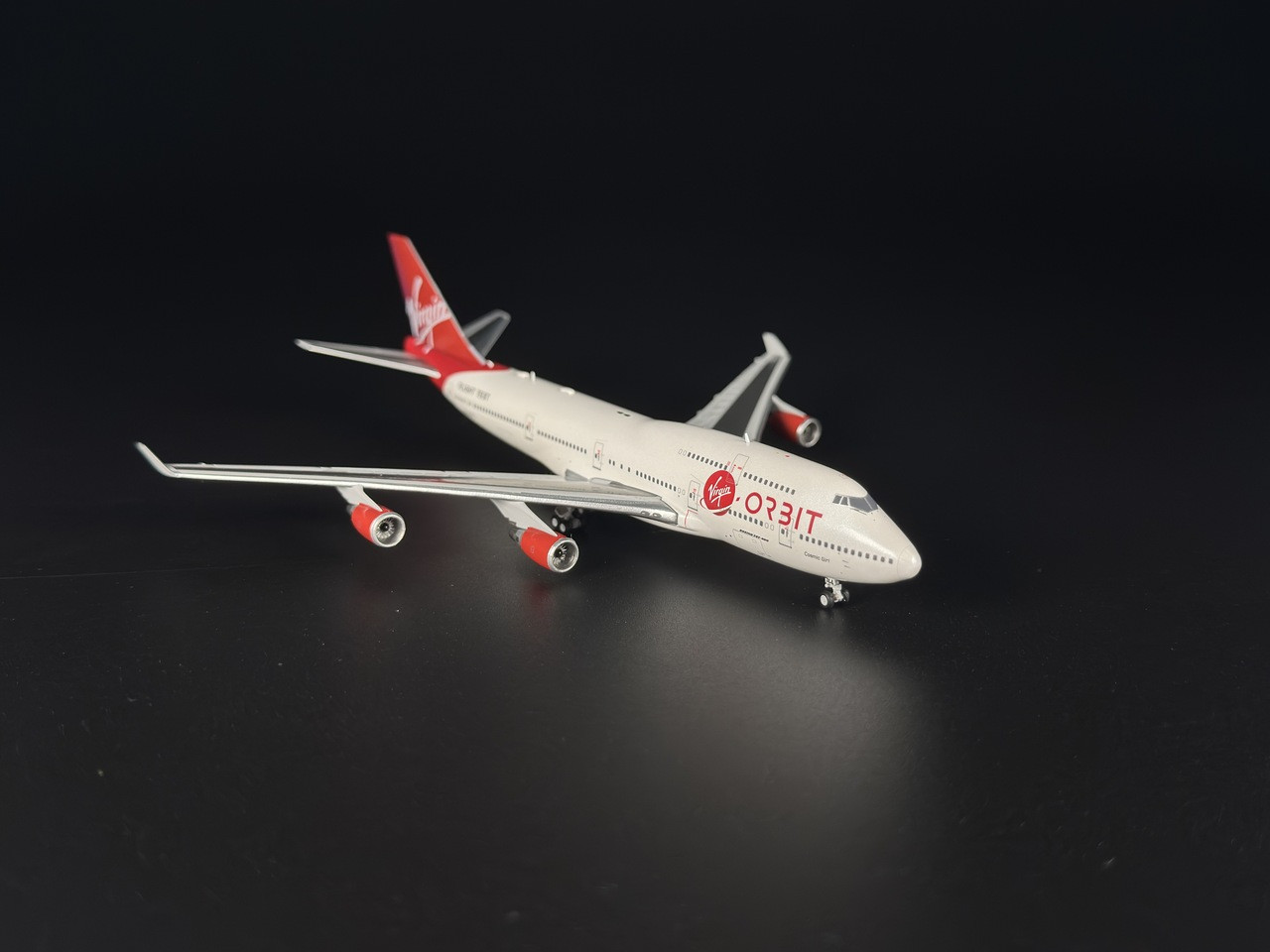 B747 400 ヴァージンオービット JC Wings Virgin Orbit B747-400 N744VG with Wing-mounted