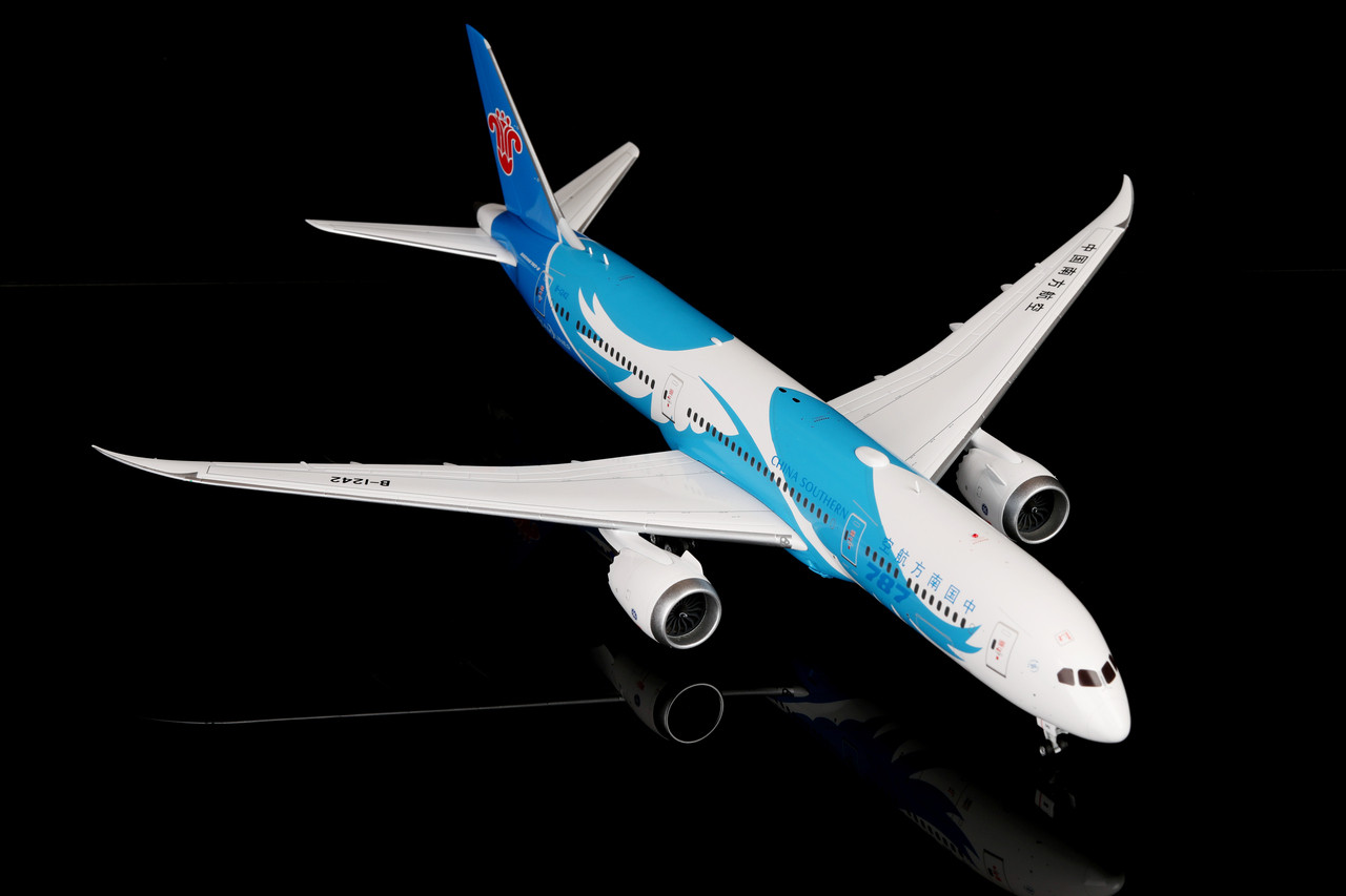 SQ Wings China Southern Boeing 787-9 B-1242 787 L2012 Scale 1:200