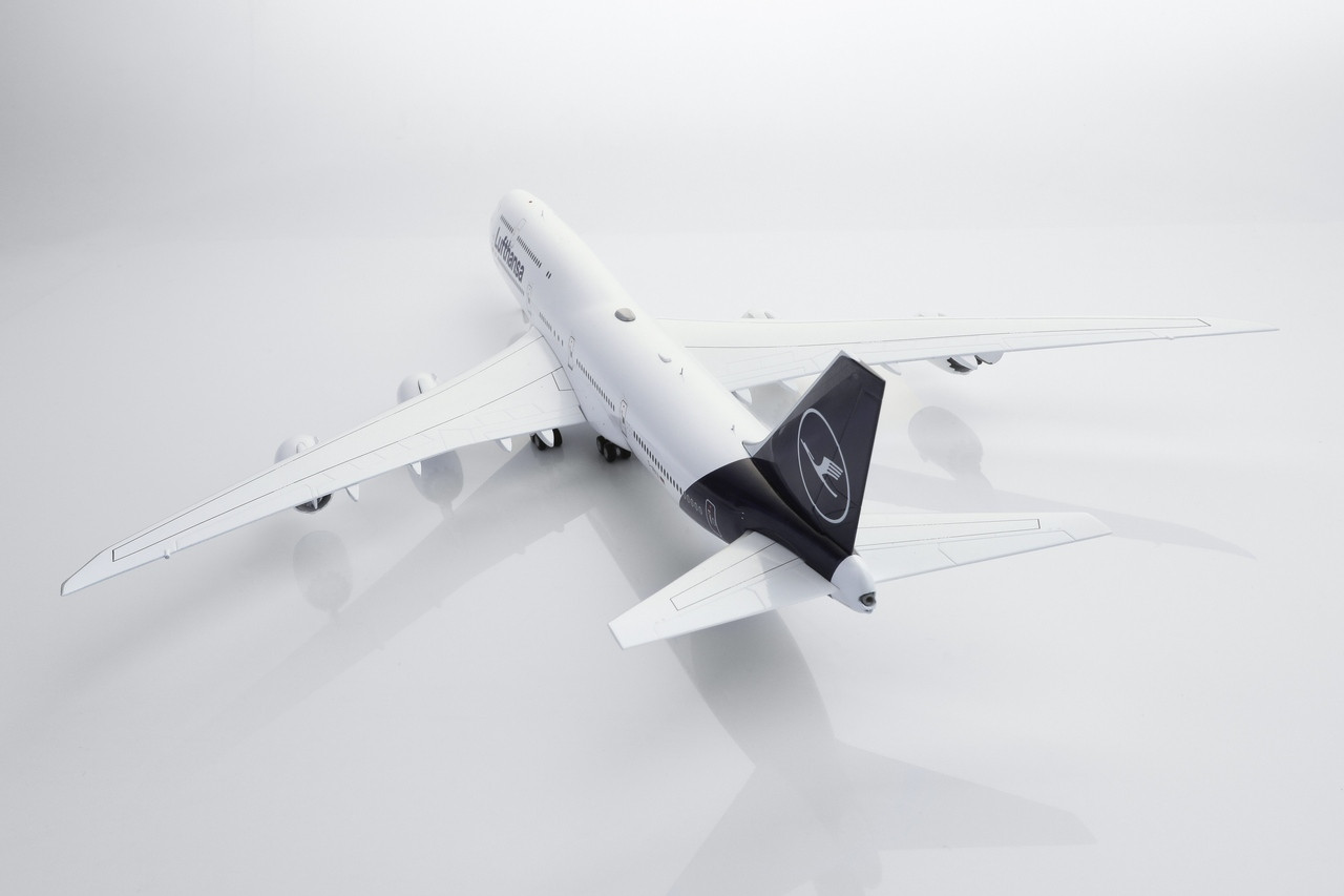 SQ Wings Lufthansa Boeing 747-8 D-ABYA L2054 Scale 1:200